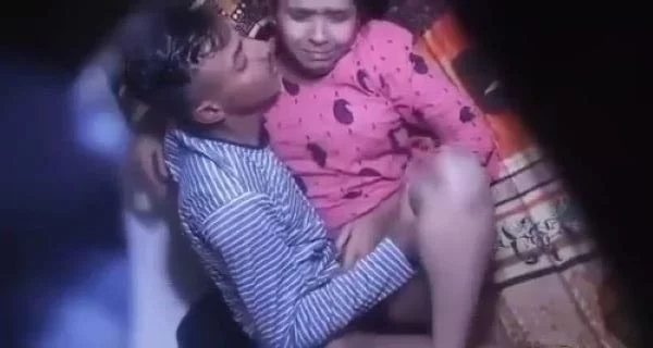 Choda banwaya dard deke bhabhi aur dost leaked MMS